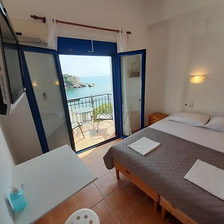 Lydia Mare Aparthotel Agios Kirykos  Exterior photo