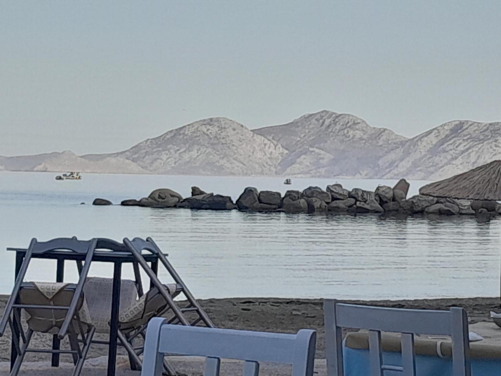 Lydia Mare Aparthotel Agios Kirykos  Exterior photo
