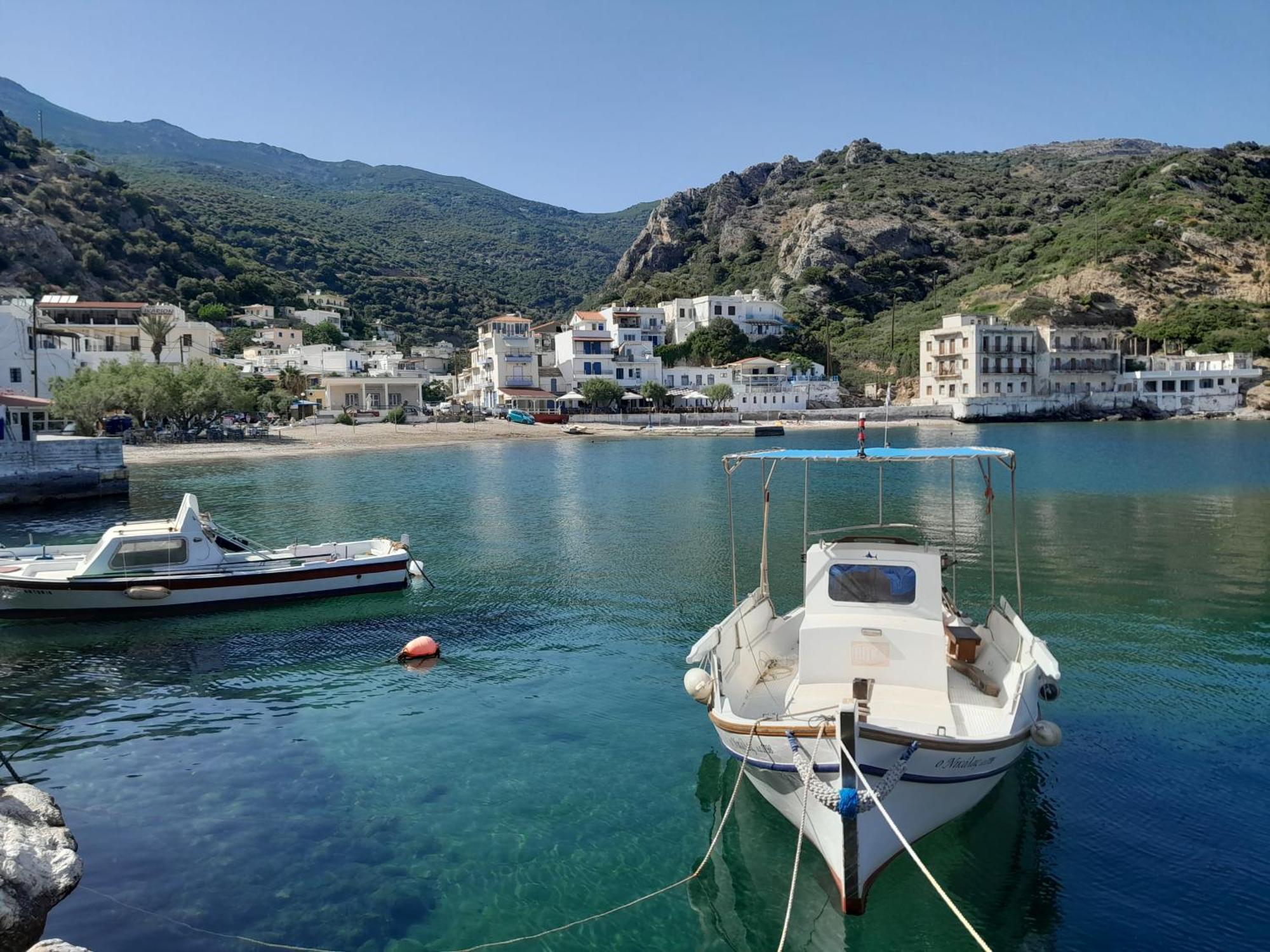 Lydia Mare Aparthotel Agios Kirykos  Exterior photo