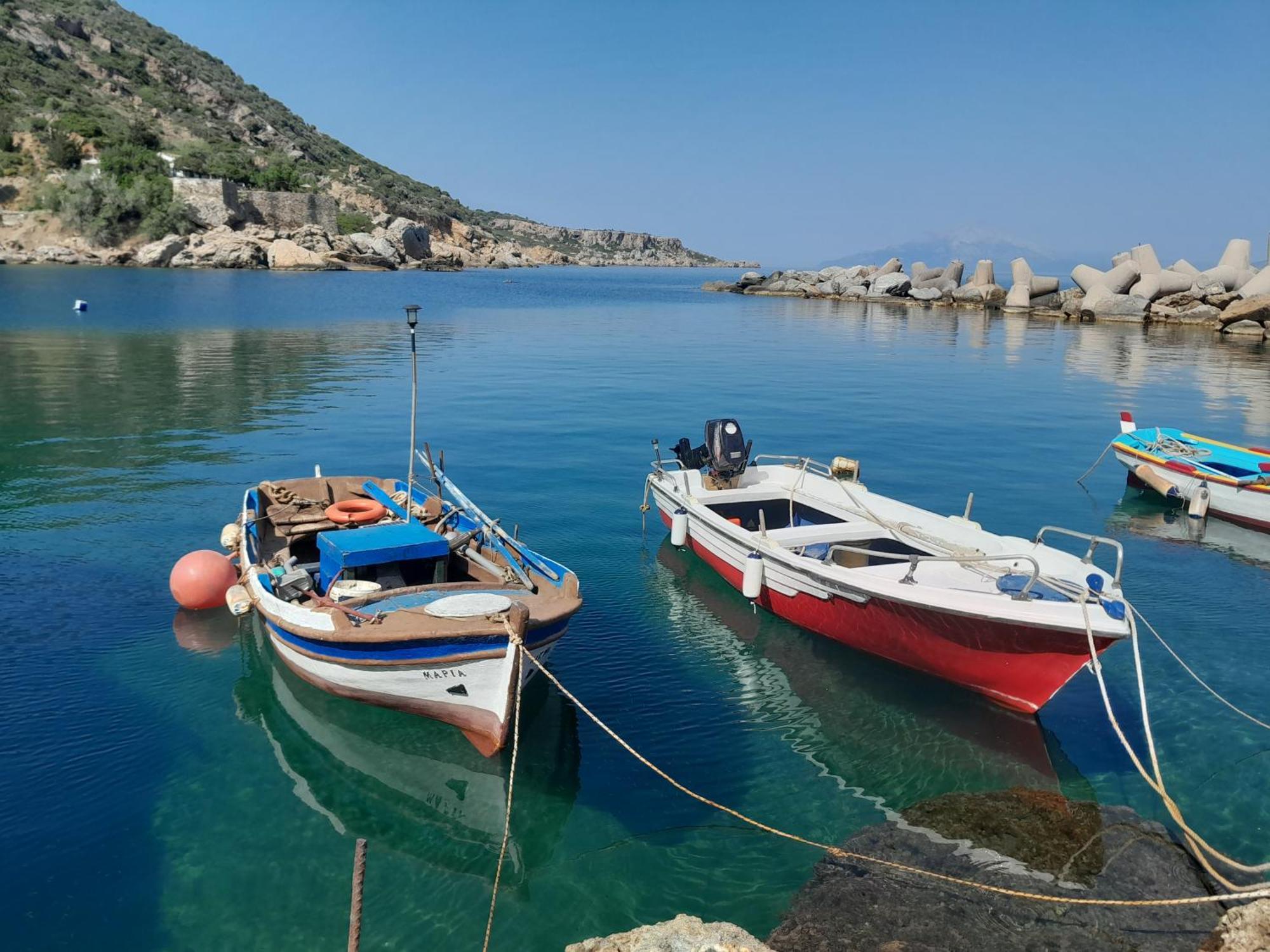 Lydia Mare Aparthotel Agios Kirykos  Exterior photo