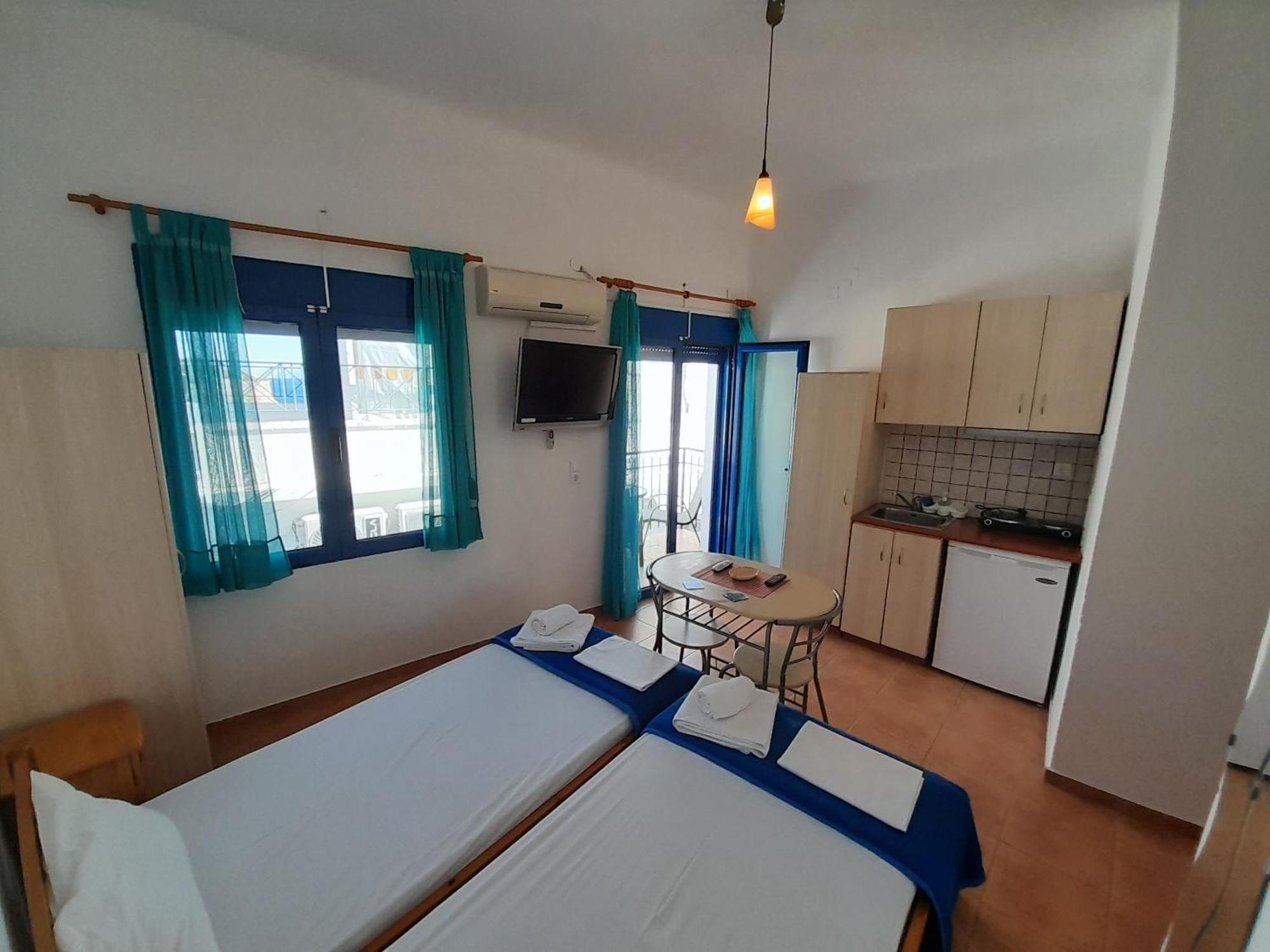 Lydia Mare Aparthotel Agios Kirykos  Room photo