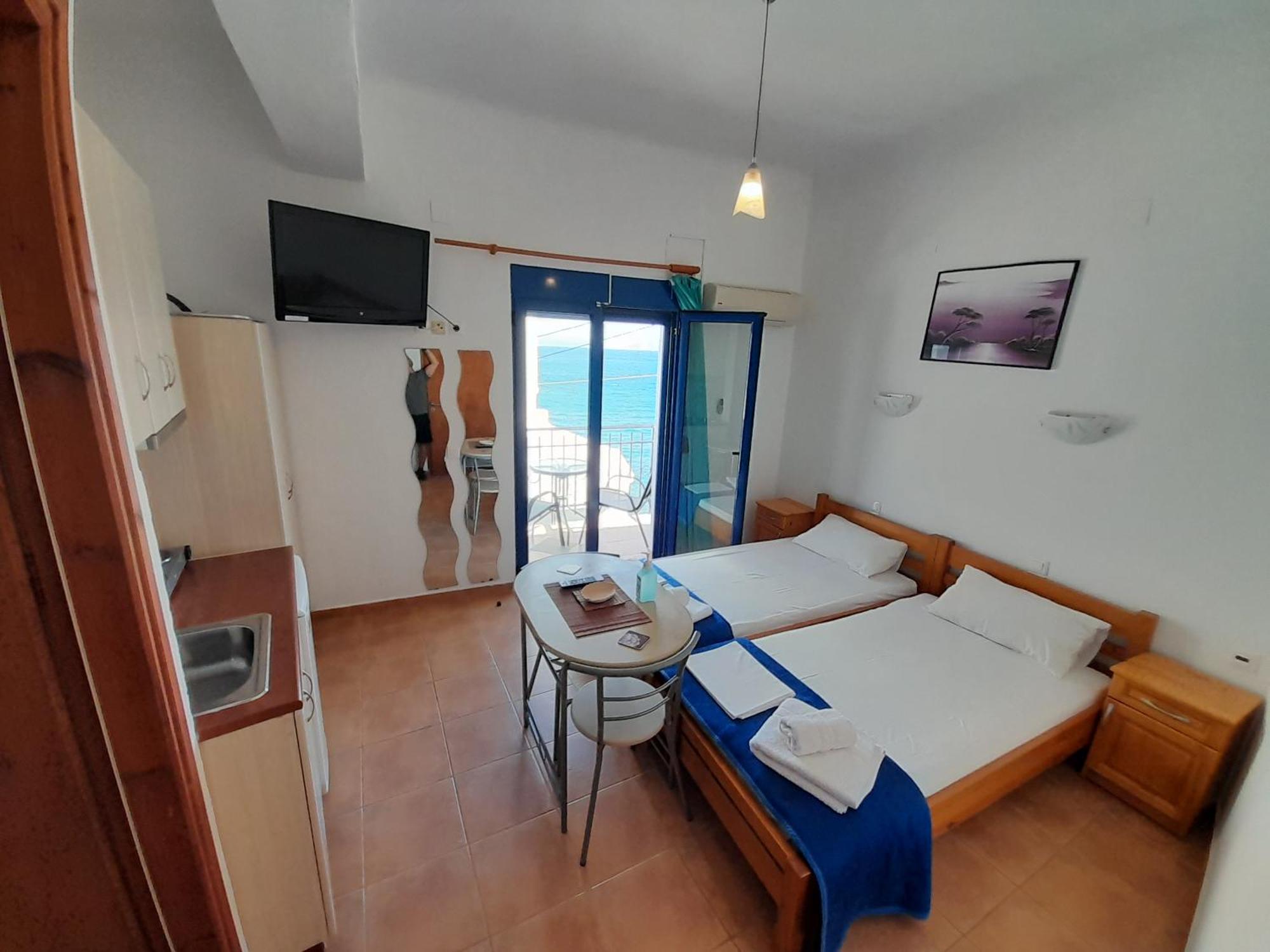 Lydia Mare Aparthotel Agios Kirykos  Room photo