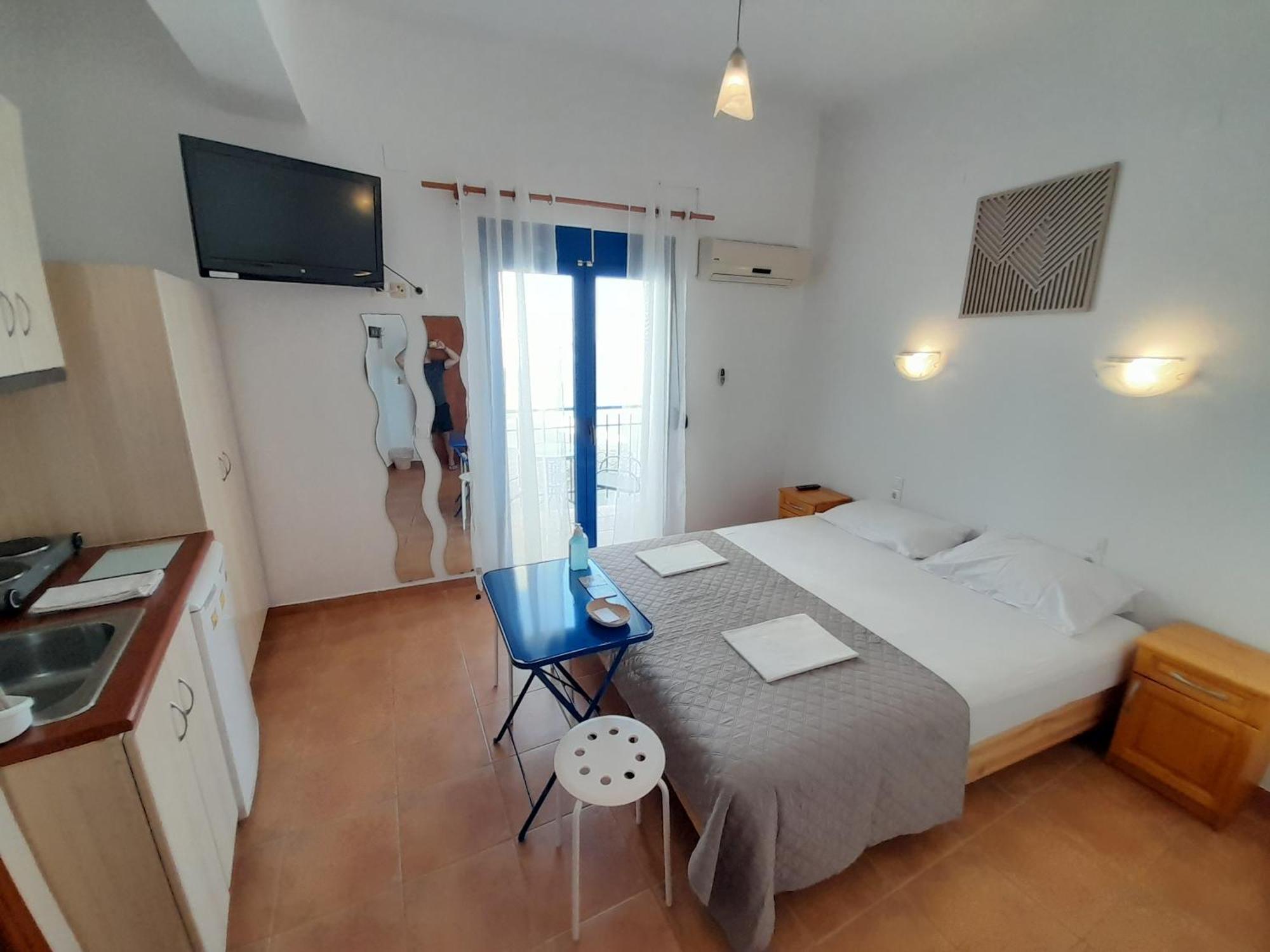 Lydia Mare Aparthotel Agios Kirykos  Room photo