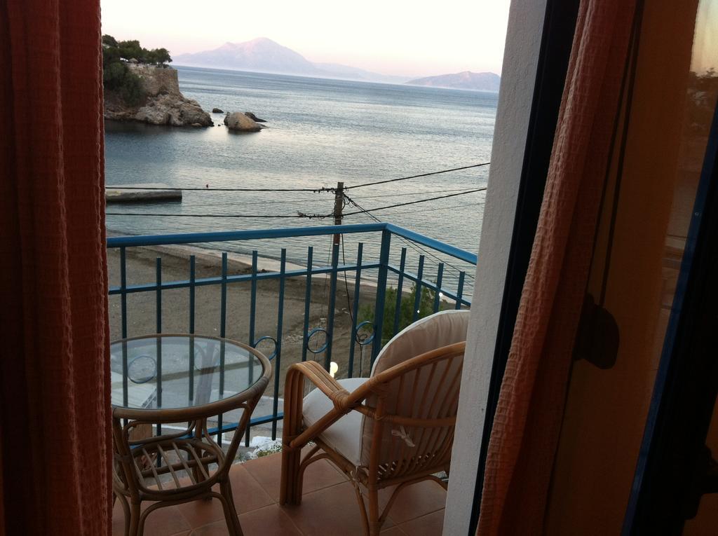 Lydia Mare Aparthotel Agios Kirykos  Exterior photo