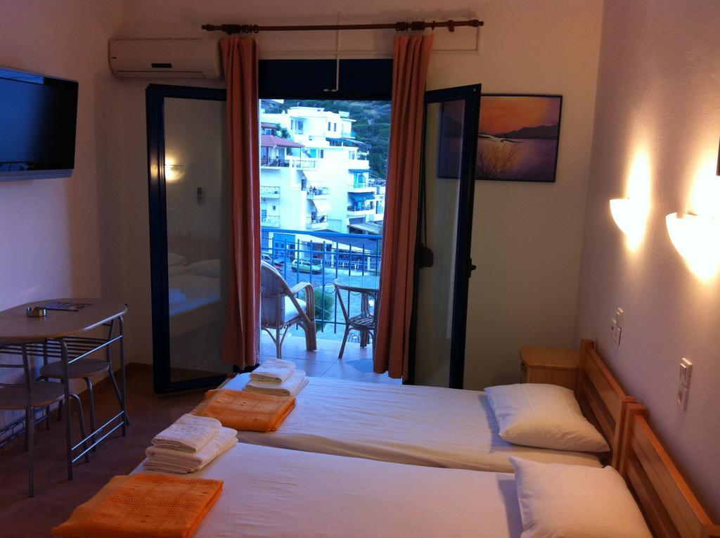 Lydia Mare Aparthotel Agios Kirykos  Exterior photo