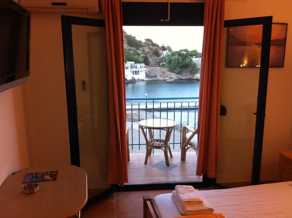 Lydia Mare Aparthotel Agios Kirykos  Exterior photo