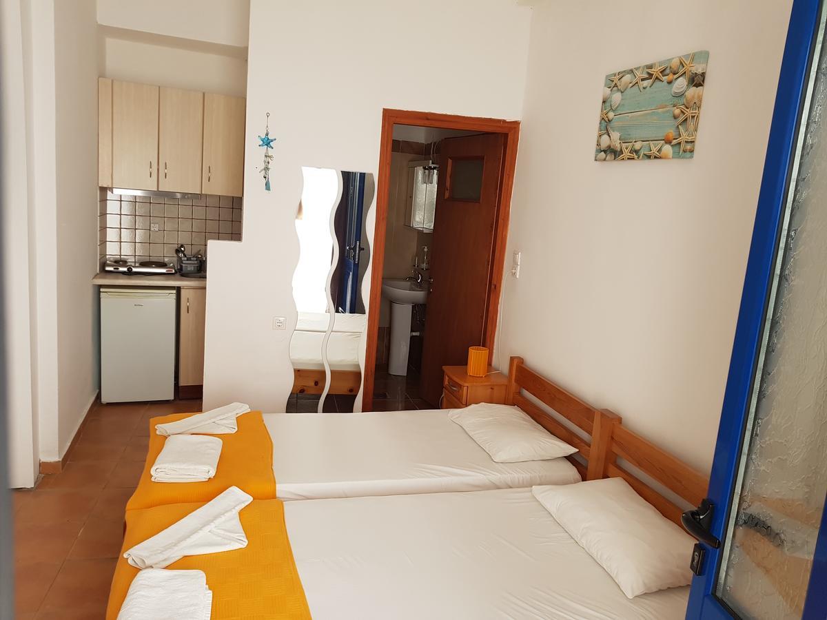 Lydia Mare Aparthotel Agios Kirykos  Exterior photo