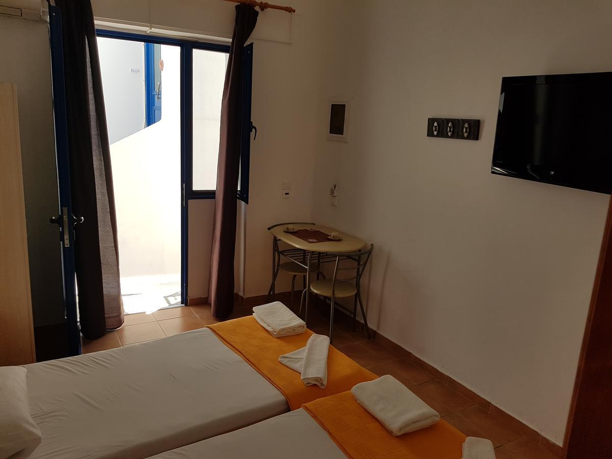 Lydia Mare Aparthotel Agios Kirykos  Exterior photo